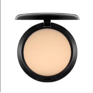 MAC Studio Fix foundation!